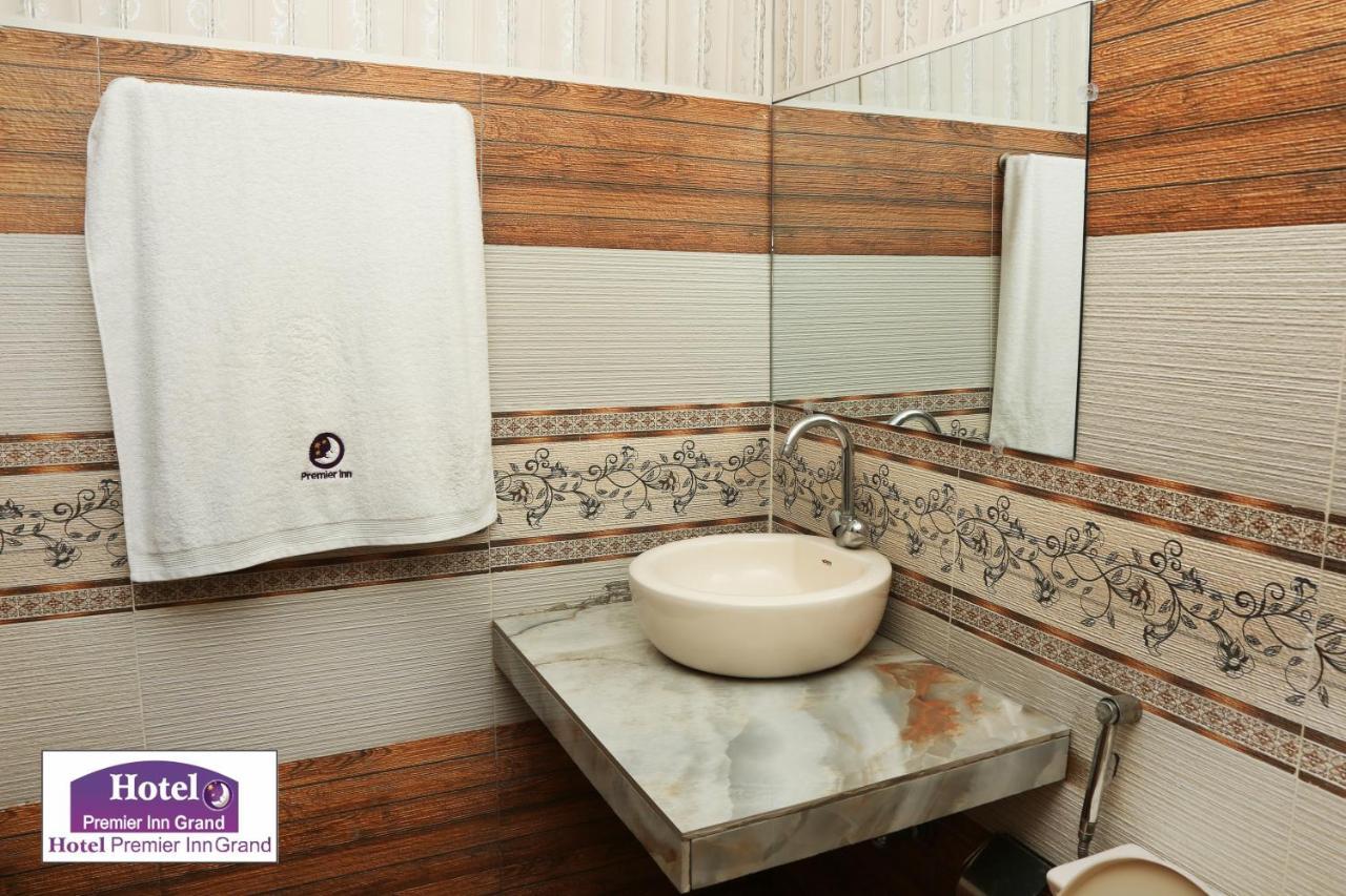 Premier Inn Johar Town Lahor Kültér fotó