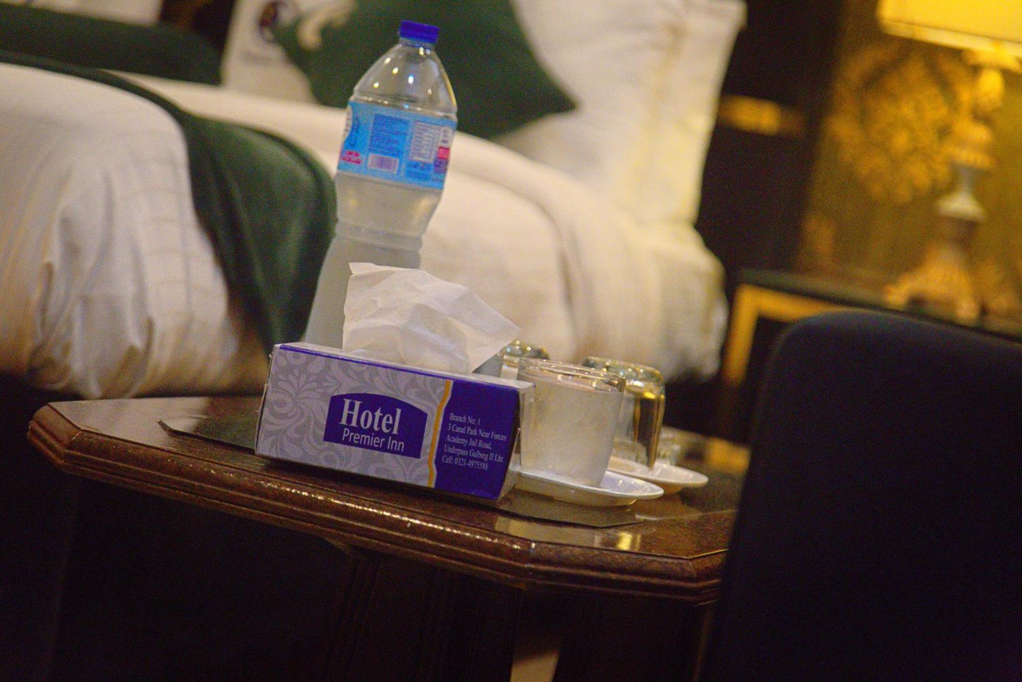 Premier Inn Johar Town Lahor Kültér fotó