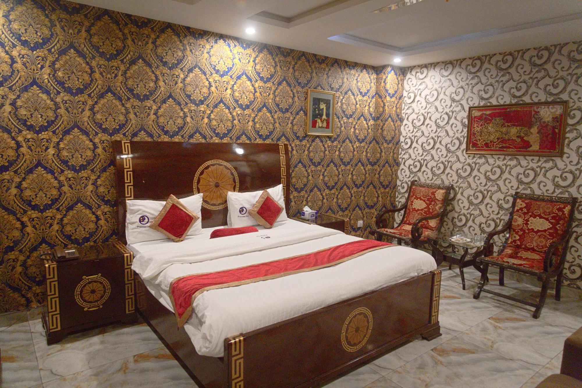 Premier Inn Johar Town Lahor Kültér fotó