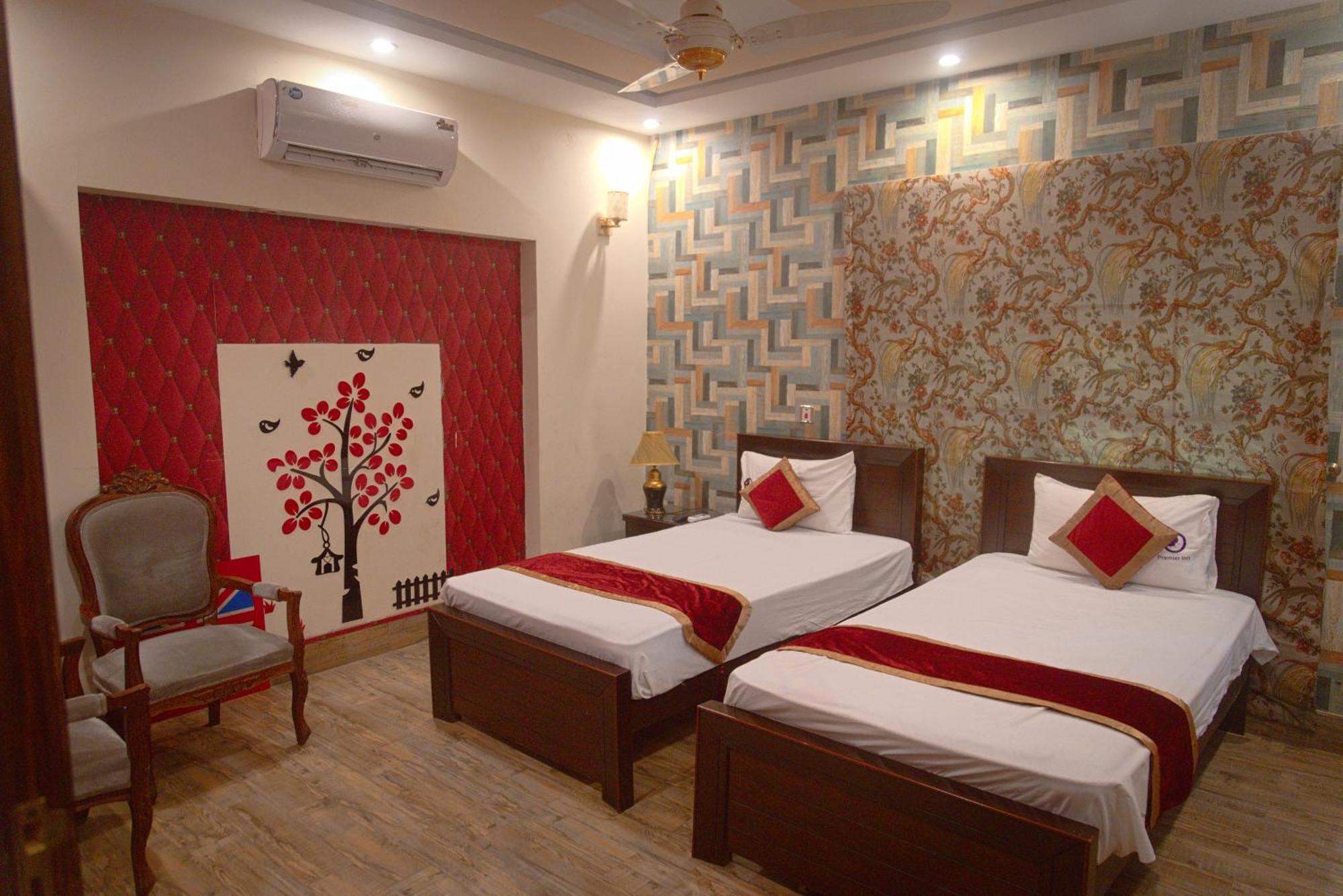 Premier Inn Johar Town Lahor Kültér fotó