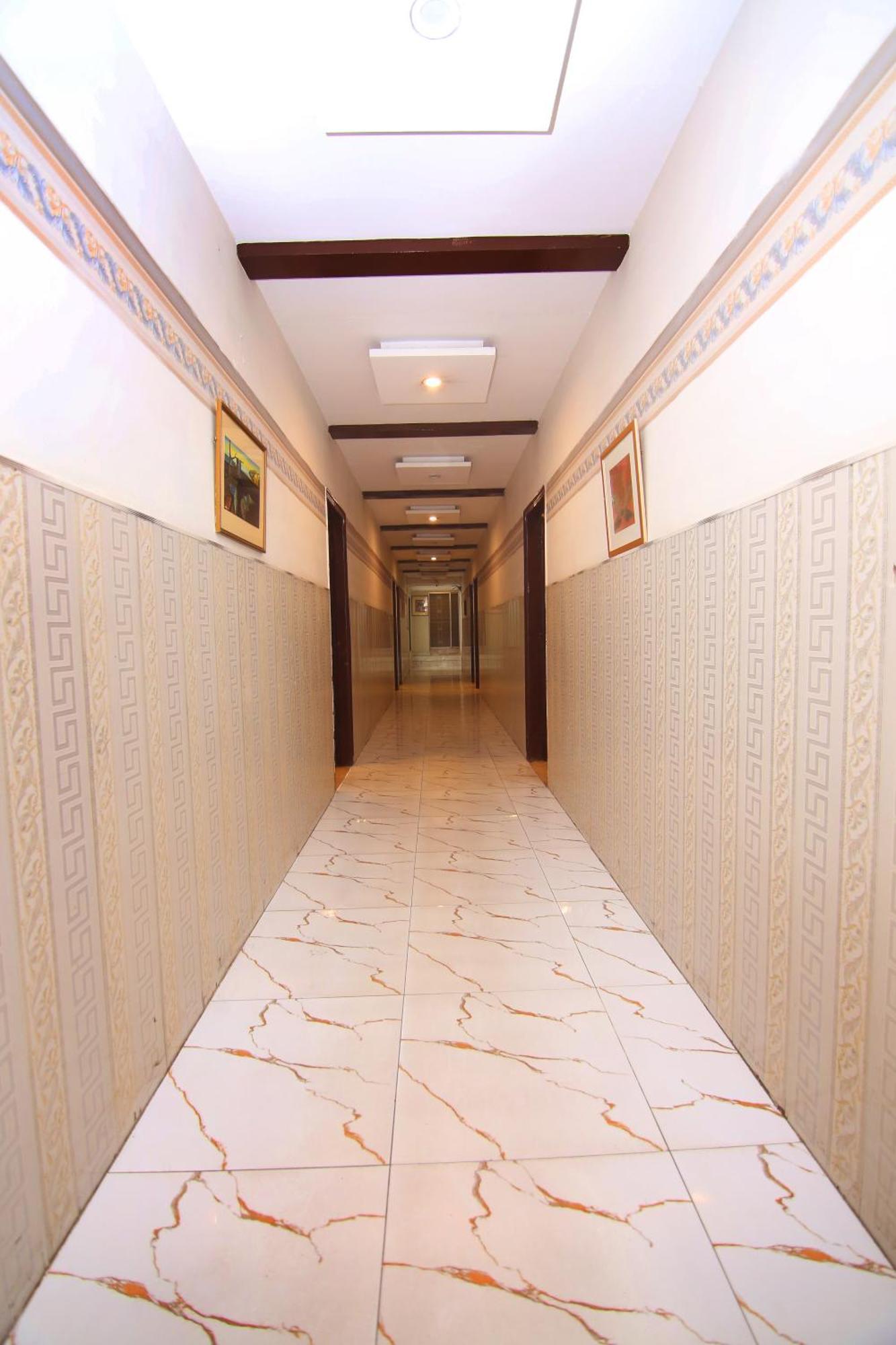 Premier Inn Johar Town Lahor Kültér fotó