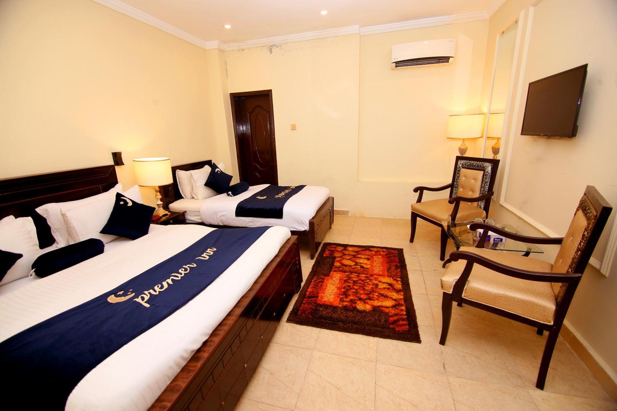 Premier Inn Johar Town Lahor Kültér fotó