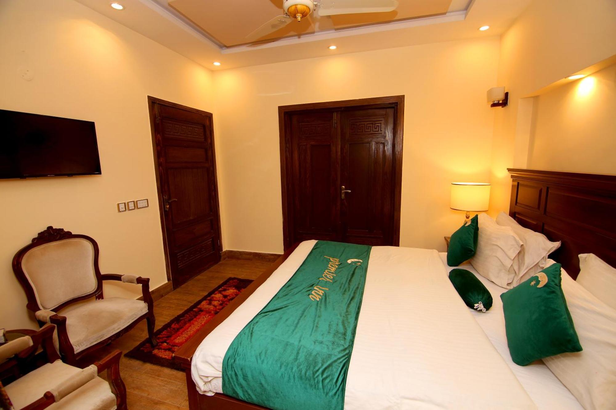 Premier Inn Johar Town Lahor Kültér fotó