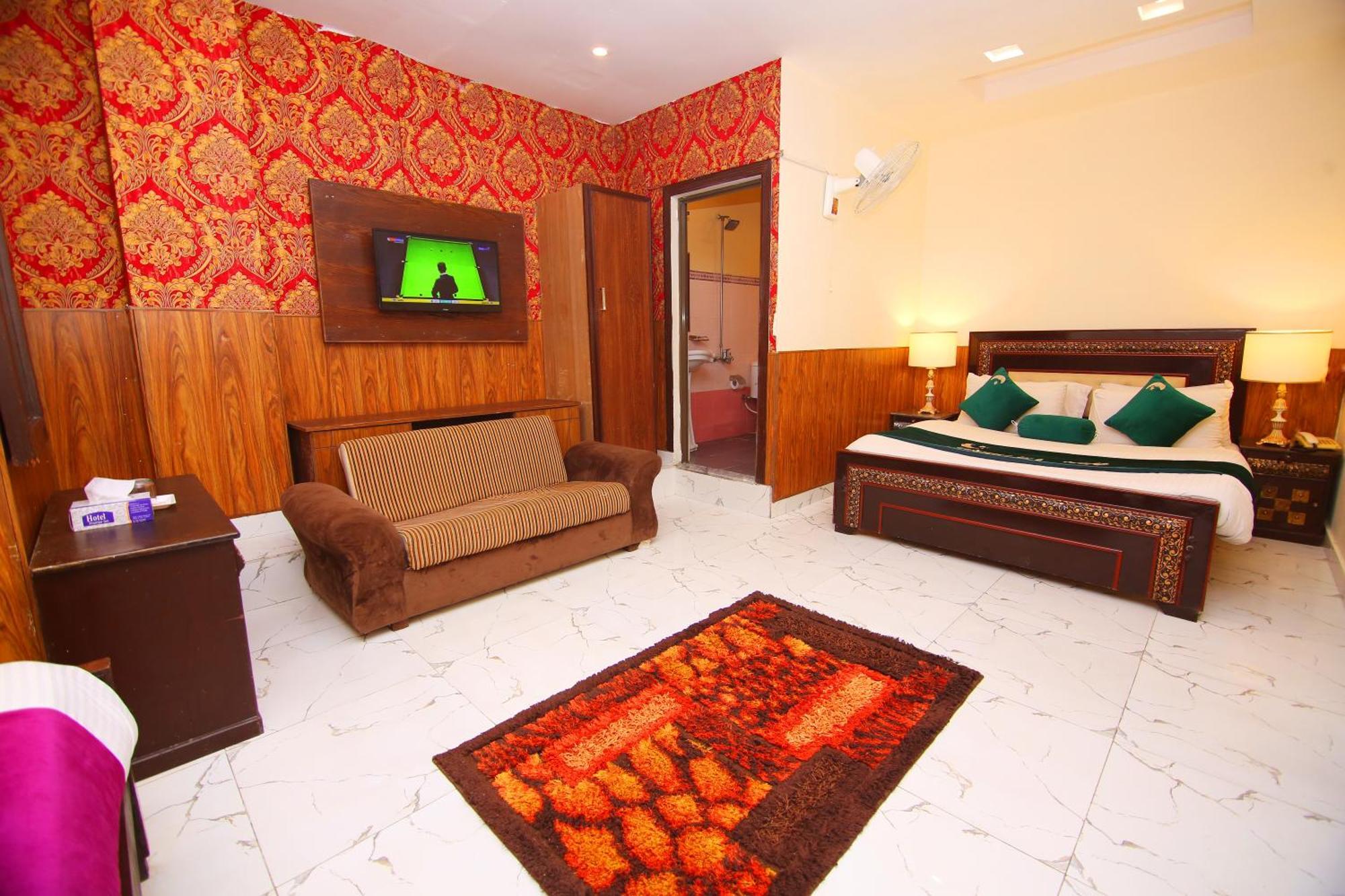 Premier Inn Johar Town Lahor Kültér fotó