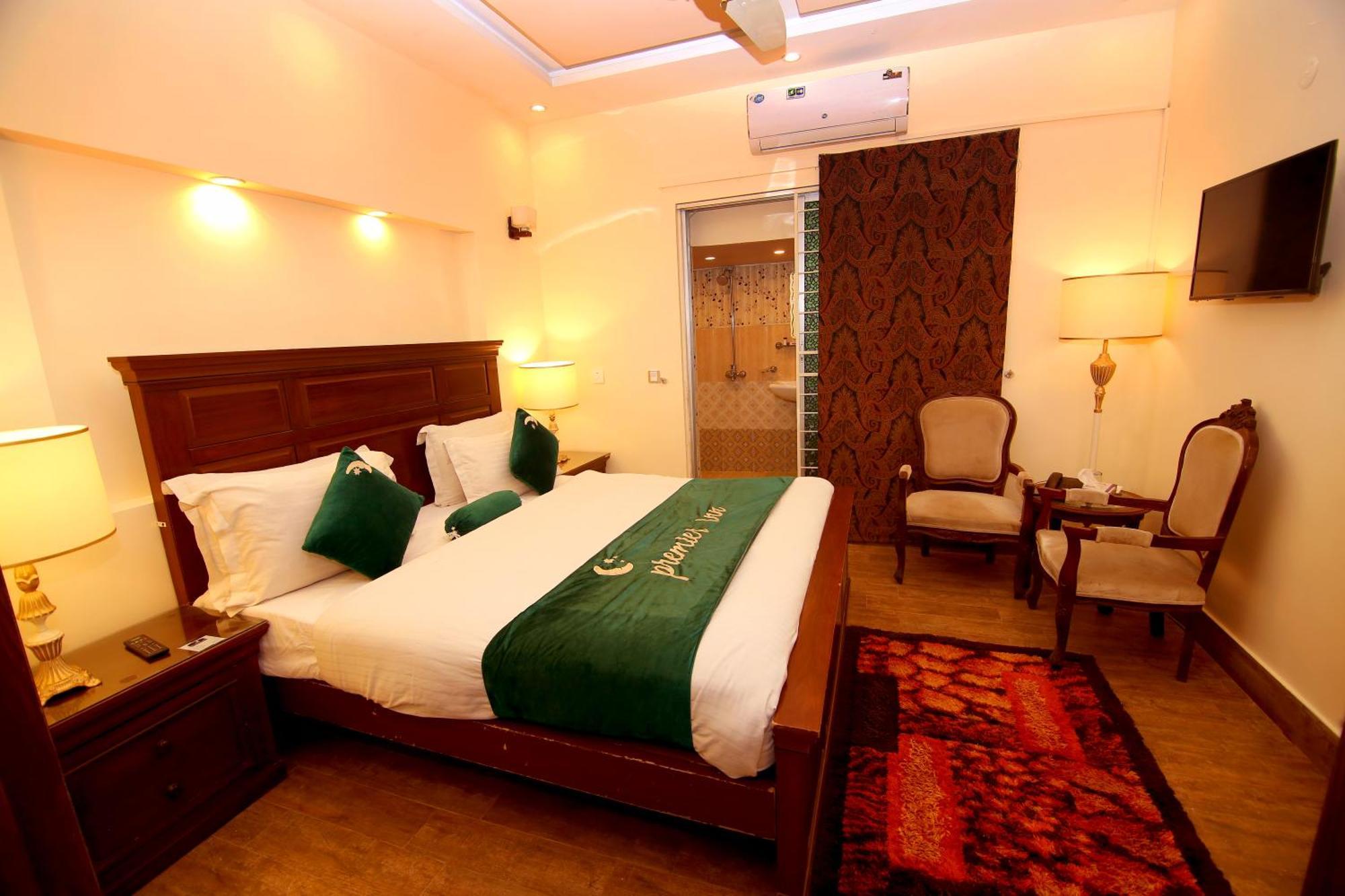 Premier Inn Johar Town Lahor Kültér fotó
