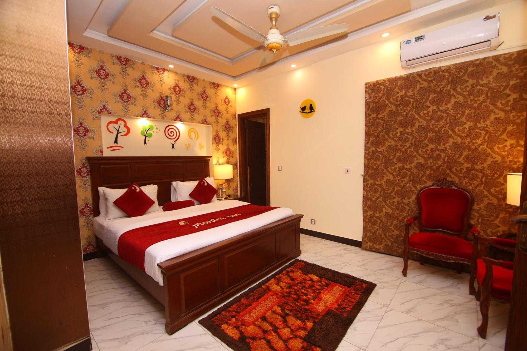 Premier Inn Johar Town Lahor Kültér fotó