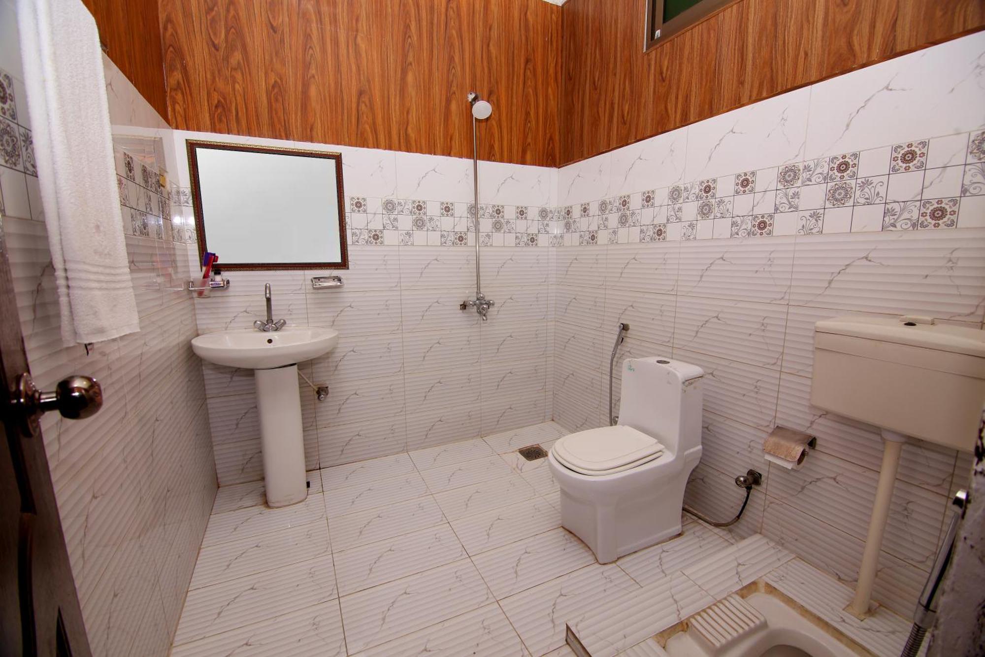 Premier Inn Johar Town Lahor Kültér fotó