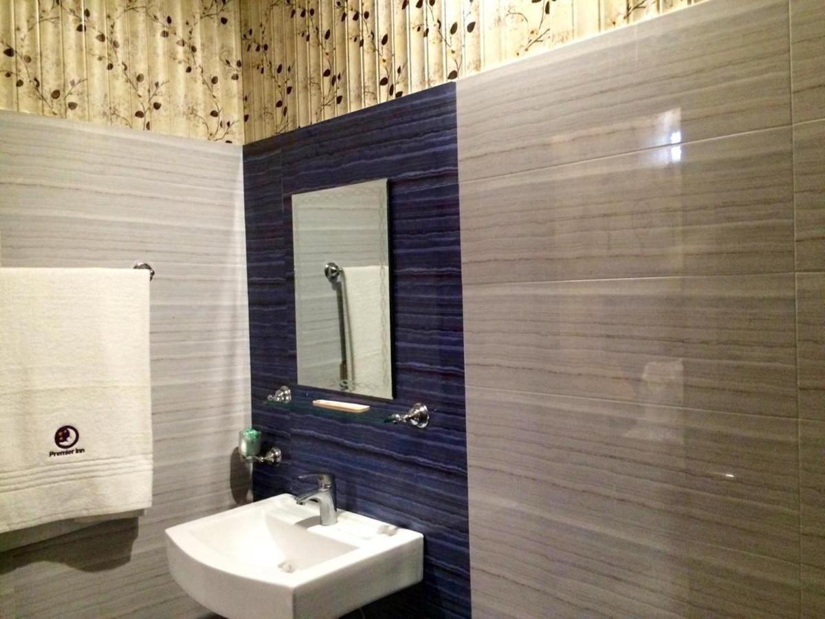 Premier Inn Johar Town Lahor Kültér fotó